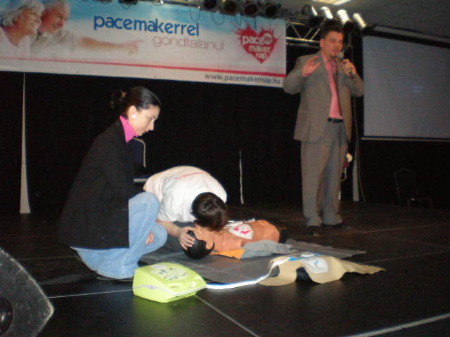 elsosegely-tanfolyam-defibrillator-plusz-004.jpg