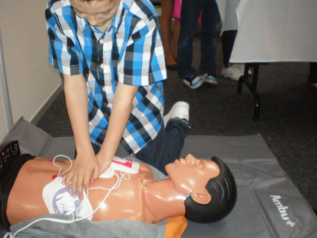 elsosegely-tanfolyam-defibrillator-plusz-010.jpg