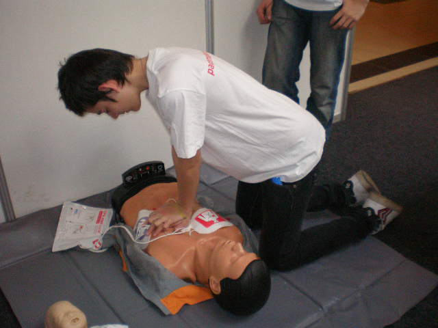 elsosegely-tanfolyam-defibrillator-plusz-013.jpg