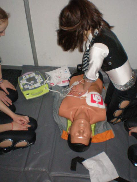 elsosegely-tanfolyam-defibrillator-plusz-014.jpg