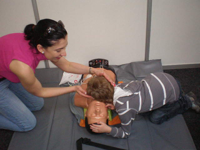 elsosegely-tanfolyam-defibrillator-plusz-019.jpg